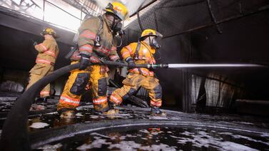 Incendio en San Pedro: 40 bomberos voluntarios se vistieron de héroes y arriesgaron sus vidas