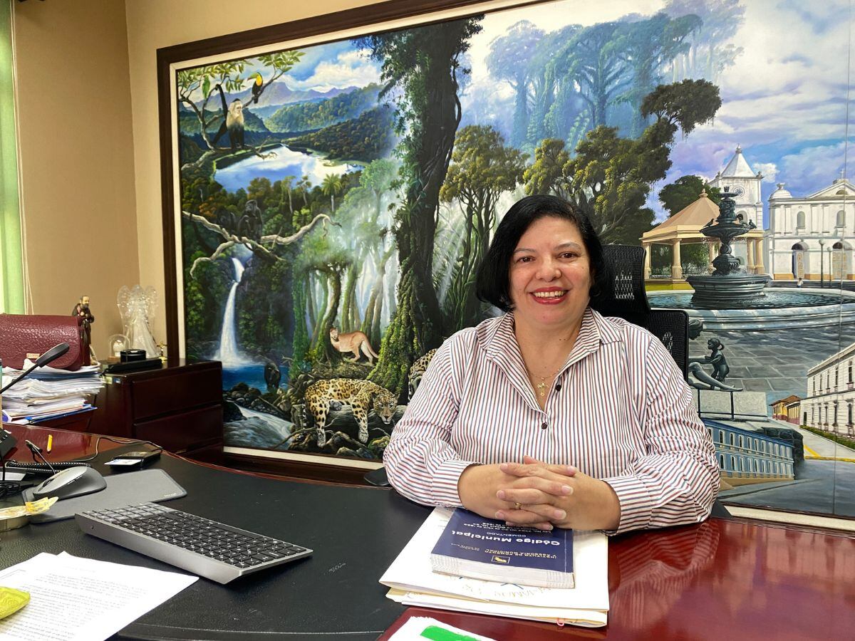 Ángela Aguilar, alcaldesa de Heredia, defiende que el bulevar va a traer más oportunidades que problemas.