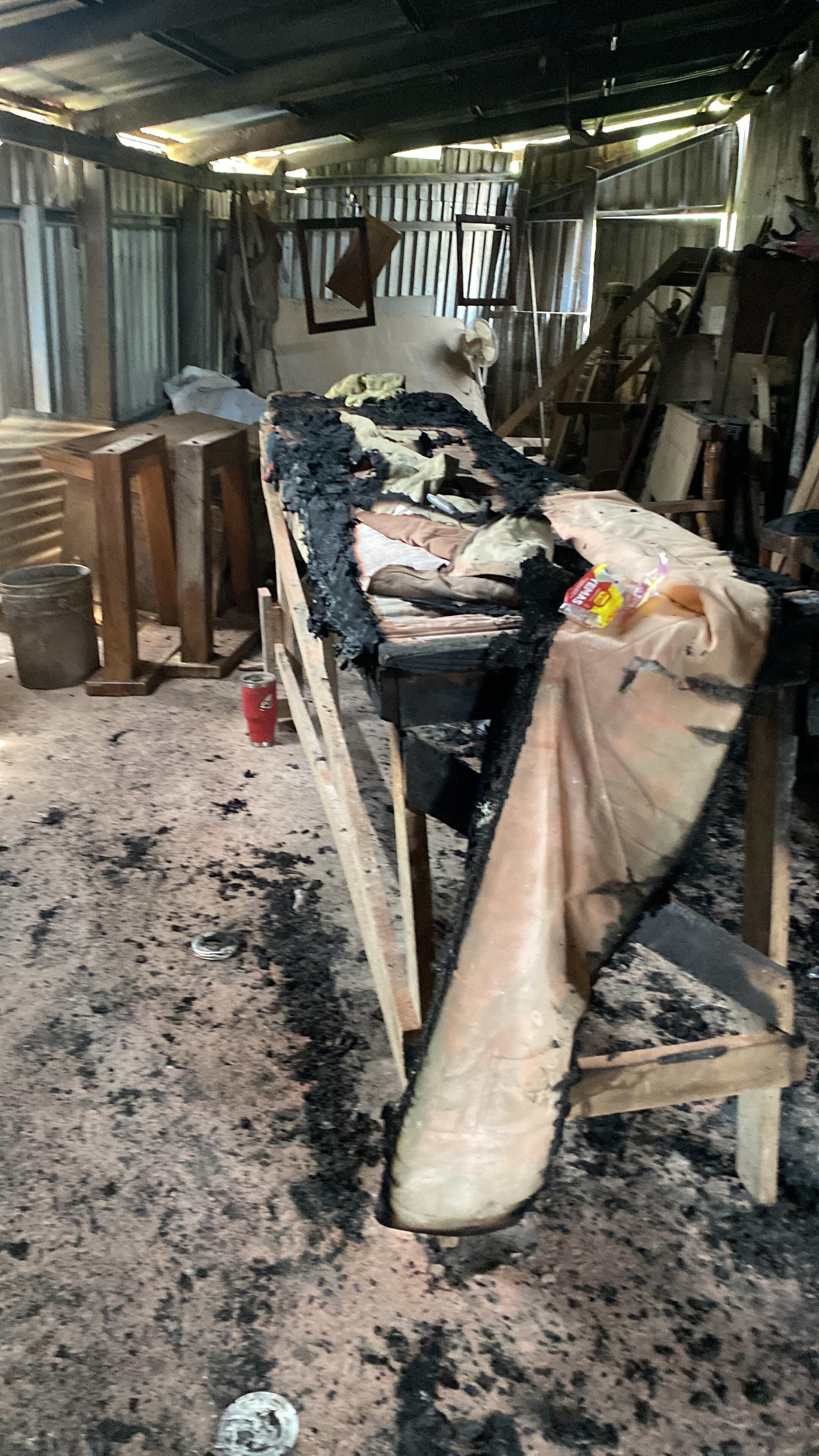 अॅशेस इन hes शेस ही एक जागा आहे जिथे लुईसा डी सारक यांच्याकडे फर्निचर आणि एक अंतिम कार्यशाळा होती é फोटो: अँटनी गोंझालेझ