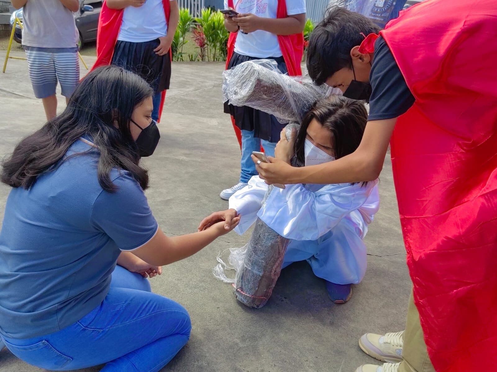 Antes de hacer su confirmación en junio próximo, jóvenes de la parroquia de Concepción de Alajuelita actuarán por las calles de la comunicad del viacrucis. Jesús será interpretado por Harold Bermúdez Díaz.