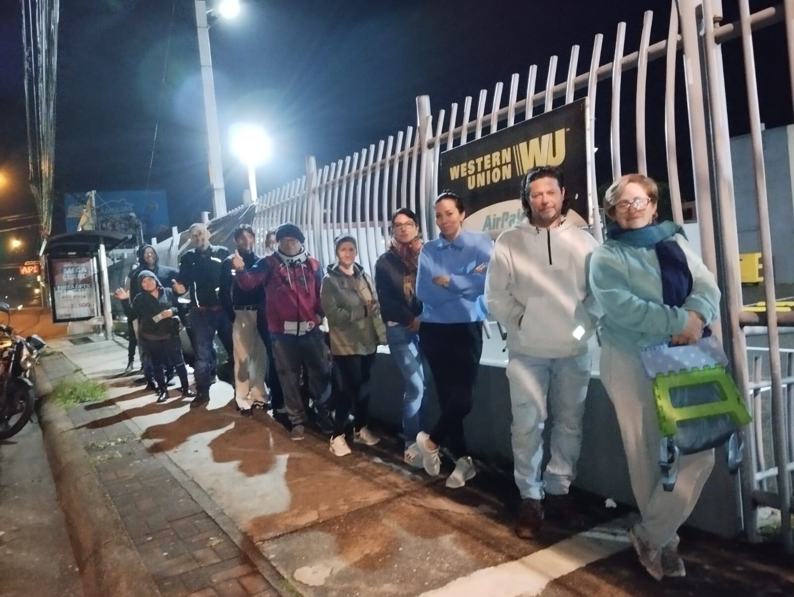 Muchos hicieron fila desde la mañana para aprovechar el Black Friday