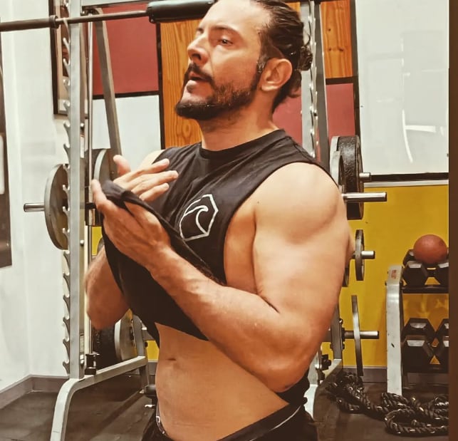 José Miguel Yiyo Alfaro es presentador de canal 7.