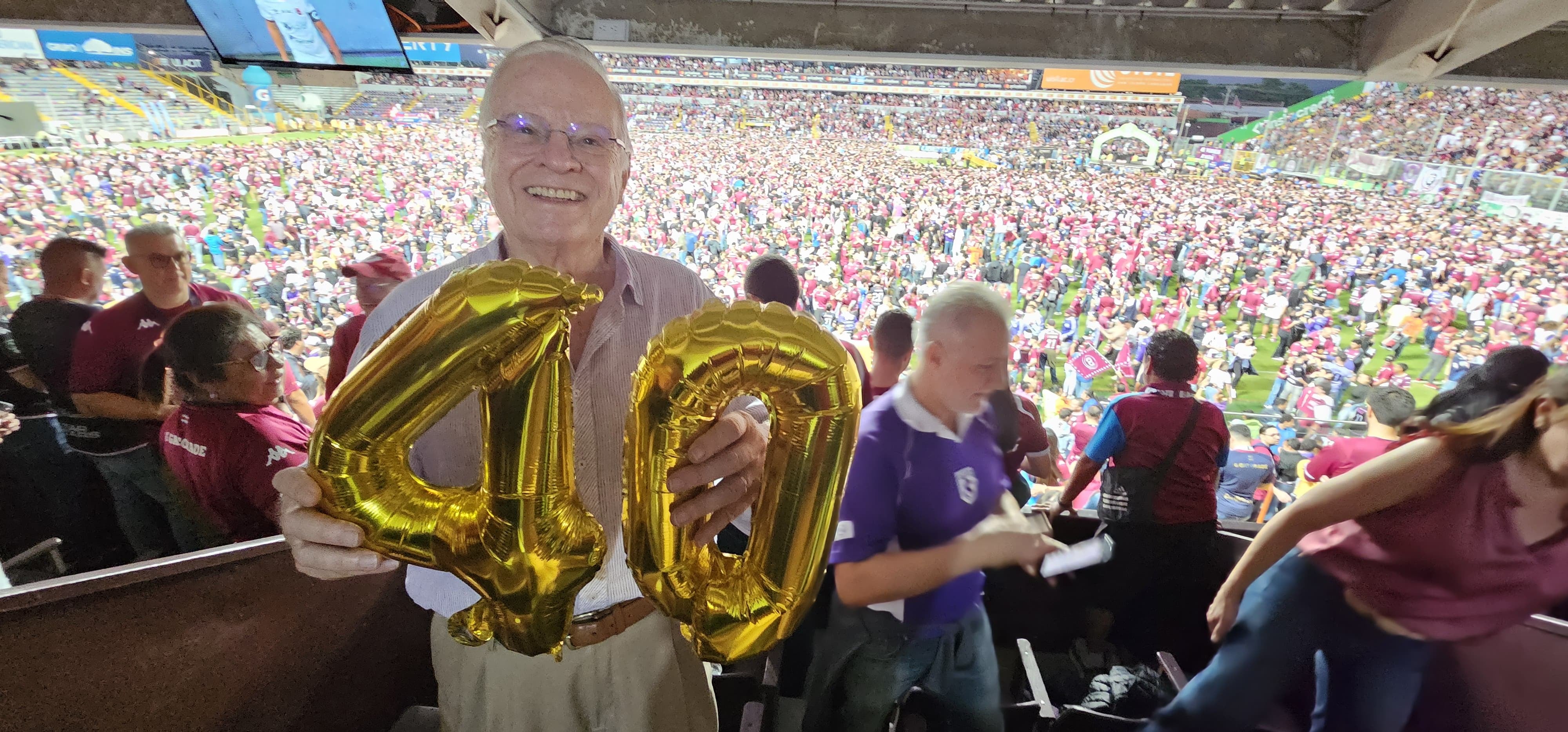 El expresidente Miguel Ángel Rodríguez Echeverría es un saprissita puro y disfrutó del primer título morado en 1952 en el Estadio Nacional y el 40 en La Cueva