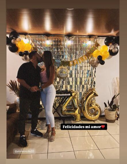 Alonso Solís y su novia Lilibeth Vivas