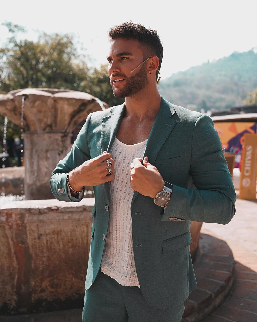 Jesse del Valle, modelo y presentador tico que destaca en Guatemala y México