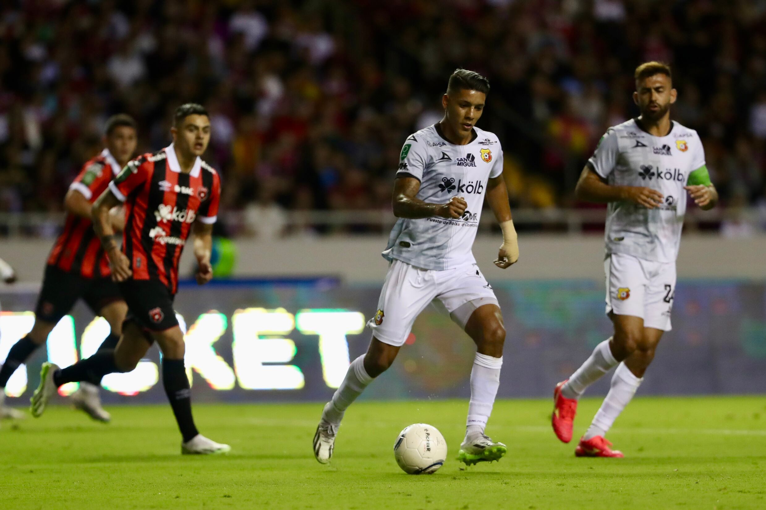 06/01/2024, San Jose, Estadio Nacional, evento de los 90 minutos por la Vida, jugarán los equipos de Saprissa, Alajuela y Heredia.