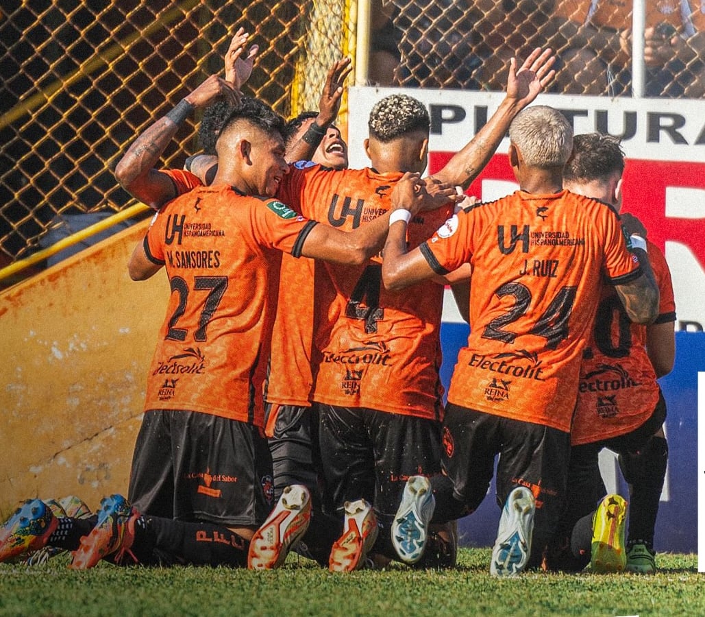 Puntarenas vs Santos, estadio Lito Pérez
