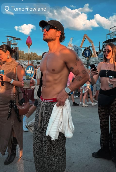 Tres guapísimos costarricenses andan robando miradas y suspiros en el famoso festival de música electrónica Tomorrowland.