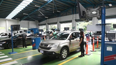 ¿Tiene placas 8 y 9 y necesita la revisión técnica vehicular? Le conviene leer esto