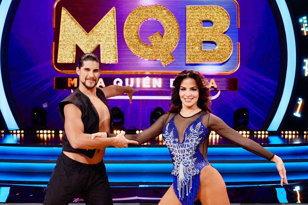 Lynda Díaz y el bailarín César Abarca en la quinta gala de Mira quién baila de Teletica