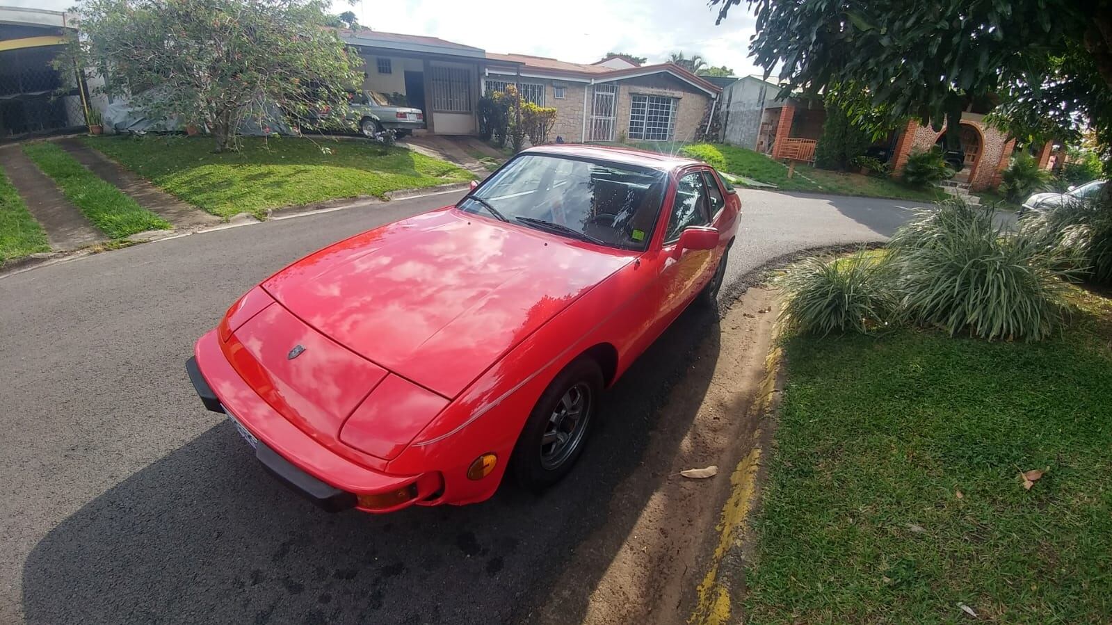 Porsche 924 del año 79. Cortesía.
