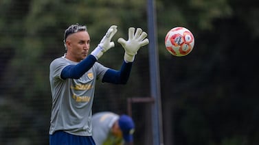 Video: Keylor Navas cometió un error garrafal en el encuentro entre Pumas y Chivas