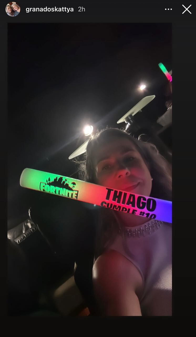 Keyla Sánchez celebra cumpleaños a su hijo Thiago en el cine.