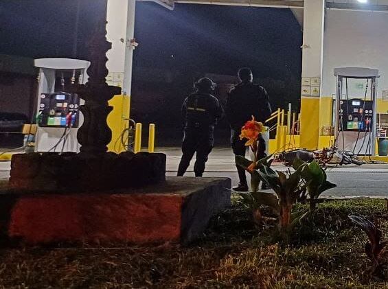 Dos hombres fueron asesinados en asalto a gasolinera en Cartago