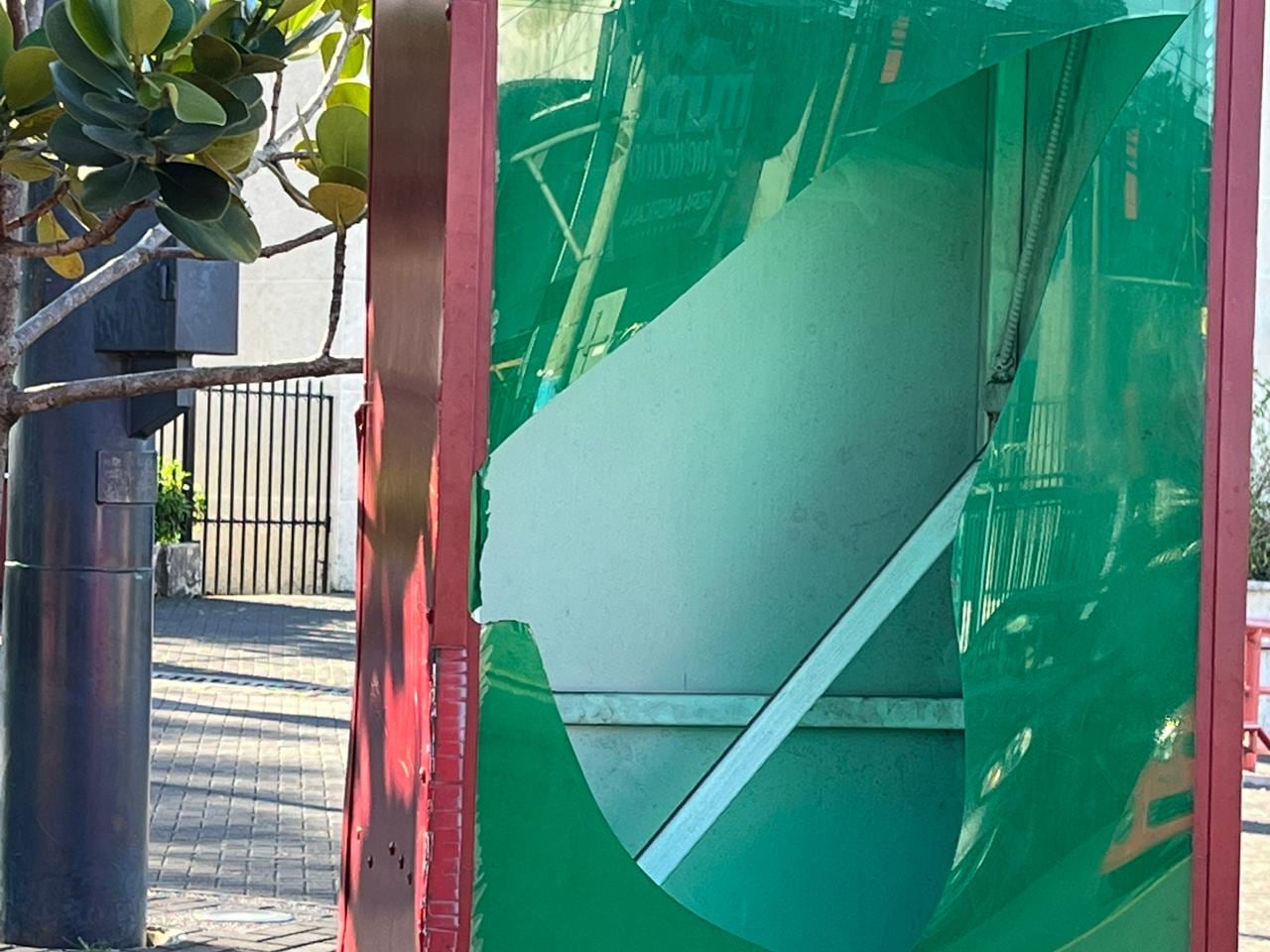 Destruyen lestras del parque en Tres Ríos