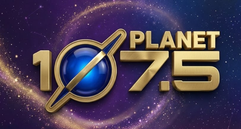 Locutor Mauricio Alvarado de Radio Planet 107.5 F.M.