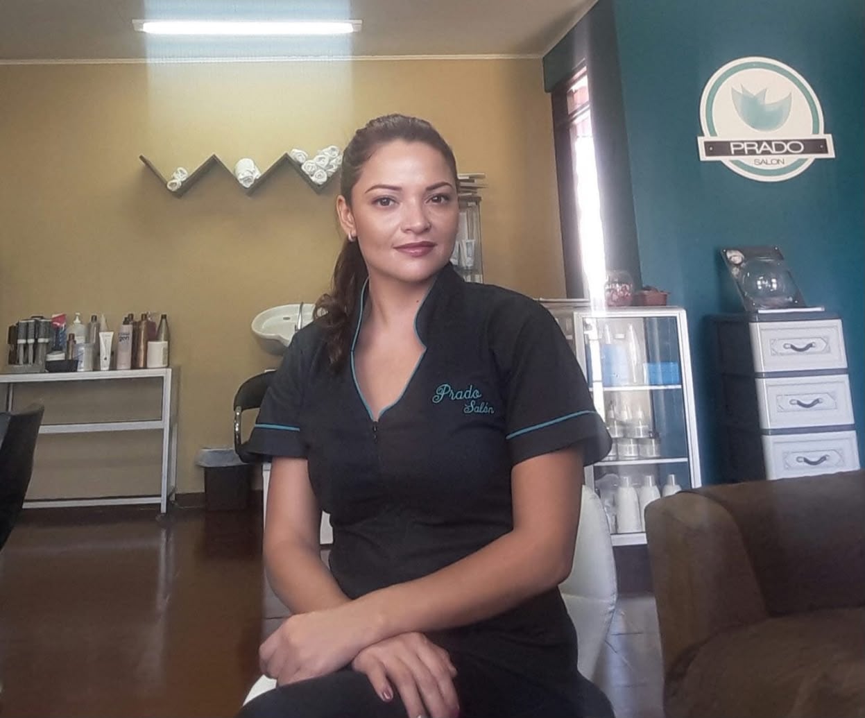 La costarricense Jeannette Prado mide 1,48 metros de estatura, pero cuando se sube a la vagoneta que maneja en Canadá asegura que se siente poderosa.