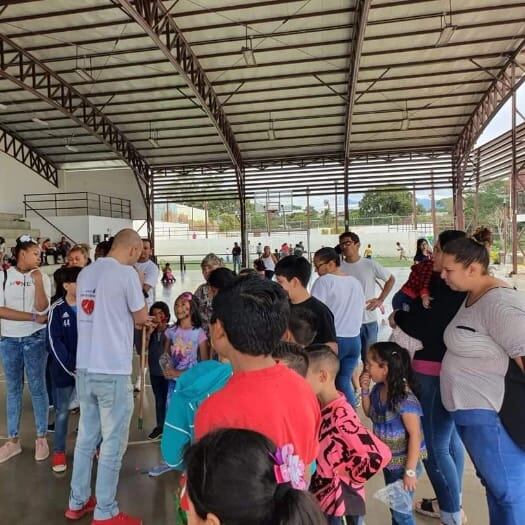 Ministerio Amor Sin Fronteras abrió sus puertas hace 6 años para que los miembros de la comunidad LGTBIQ encuentren un espacio para adorar a Dios.