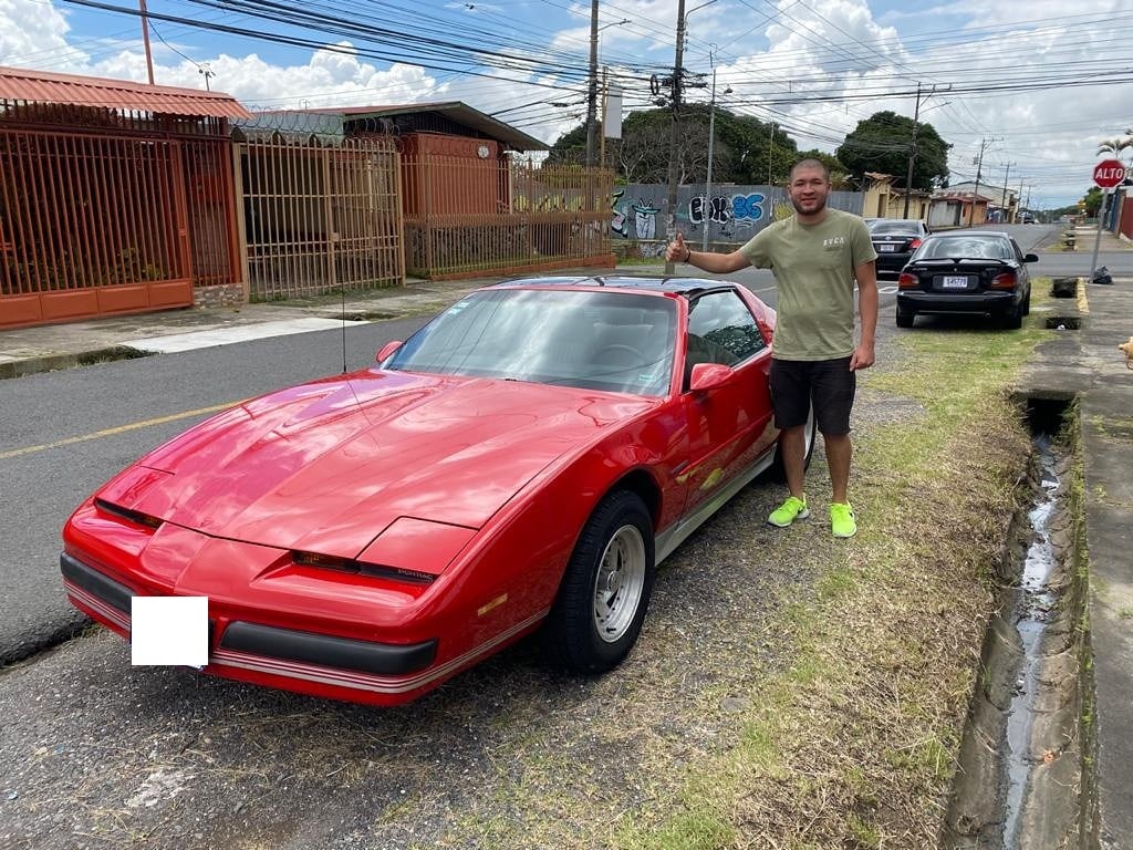 Pontiac del año 89, propiedad de Sebastián Cover. Cortesía.