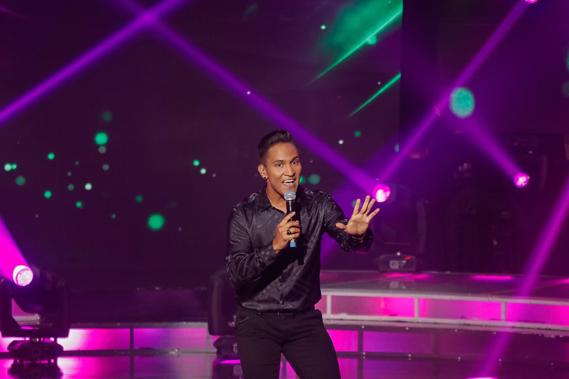 17/09/2023. Tercera Gala de Nace una estrella. Canal 7, La Sabana. San José. Fotografía: Lilly Arce. En la fotografía: Jeremy interpretando Palabras de honor.