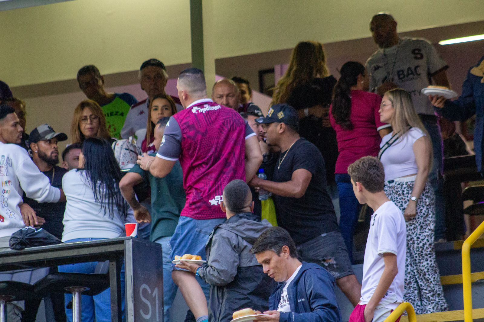Tras el hecho, Allan Alemán se regresó a su sitio en el Club Morado. Foto: Ascenso Total cortesía.