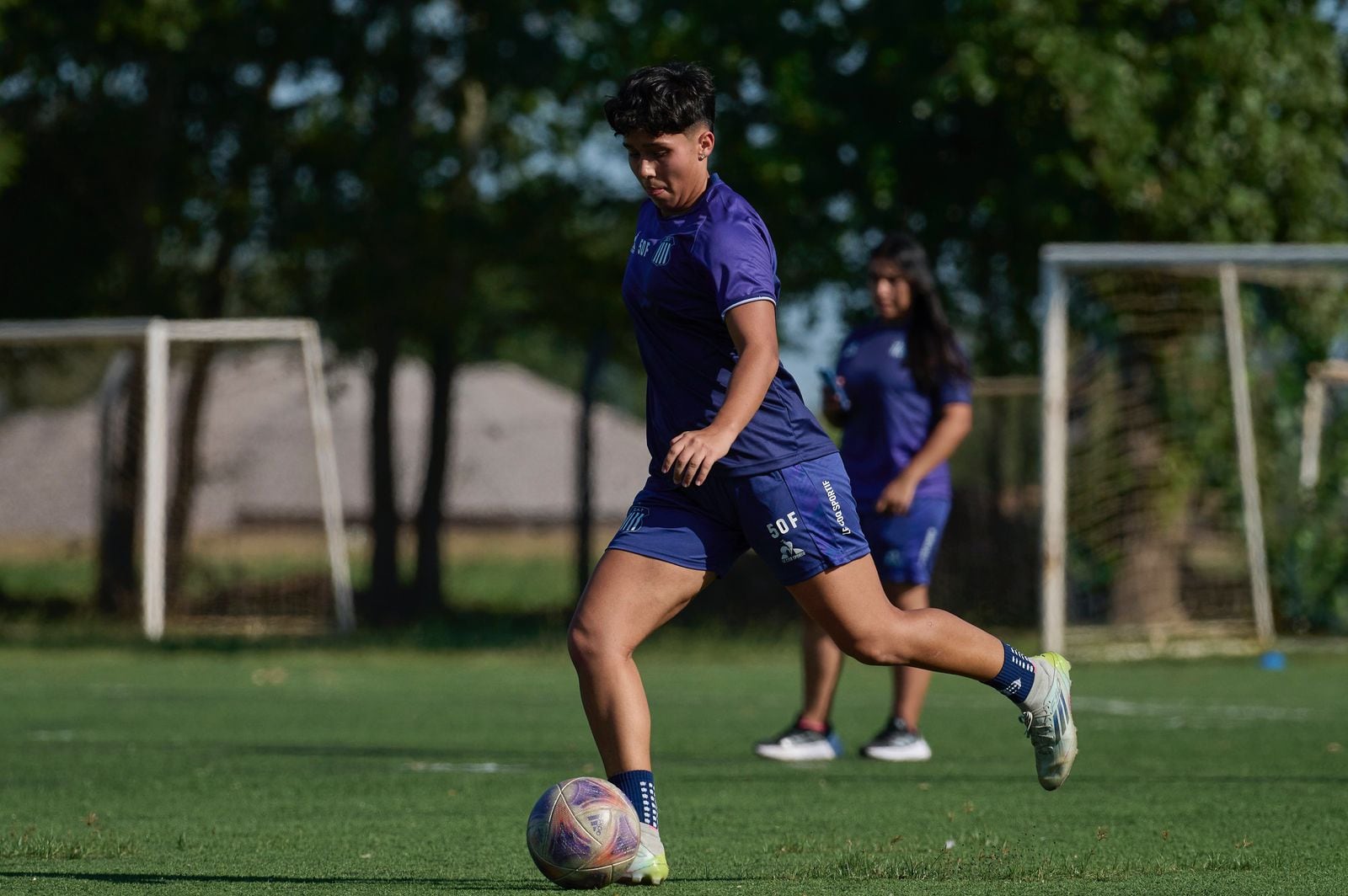Joselyn Briceño se convirtió en la primera jugadora costarricense en llegar al fútbol de Argentina. Cortesía.