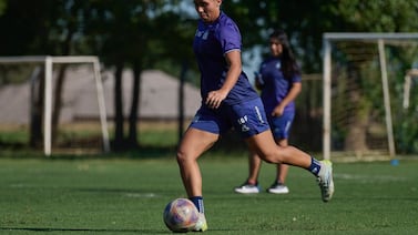 Conozca a Joselyn Briceño, la primera tica en jugar en el fútbol femenino de Argentina