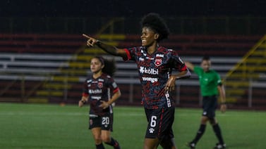 Natalia Mills se une a la lista de integrantes de Alajuelense con lesión de ligamento cruzado