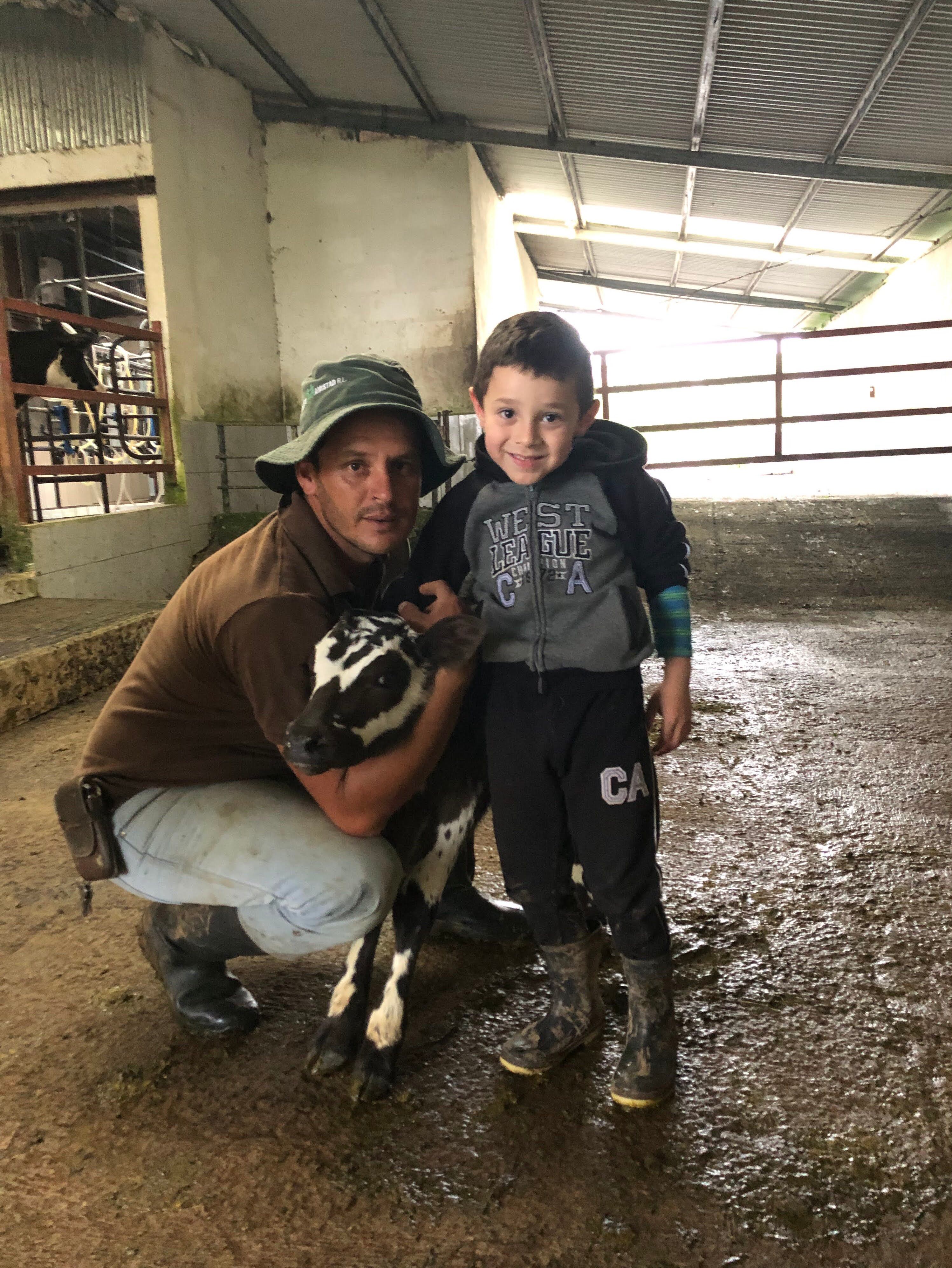 En el Día Mundial de la Leche, Alonso Rodríguez cuenta que no podría vivir si no es dedicándose a la ganadería. Cortesía.