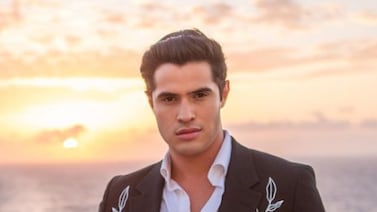 El hombre más guapo del país reveló la dura consecuencia tras resbalarse de una piedra