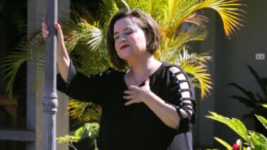 A “Doña Tere” casi le da algo con todo lo que le dijo su sobrina, la expresidenta del PANI, a los diputados