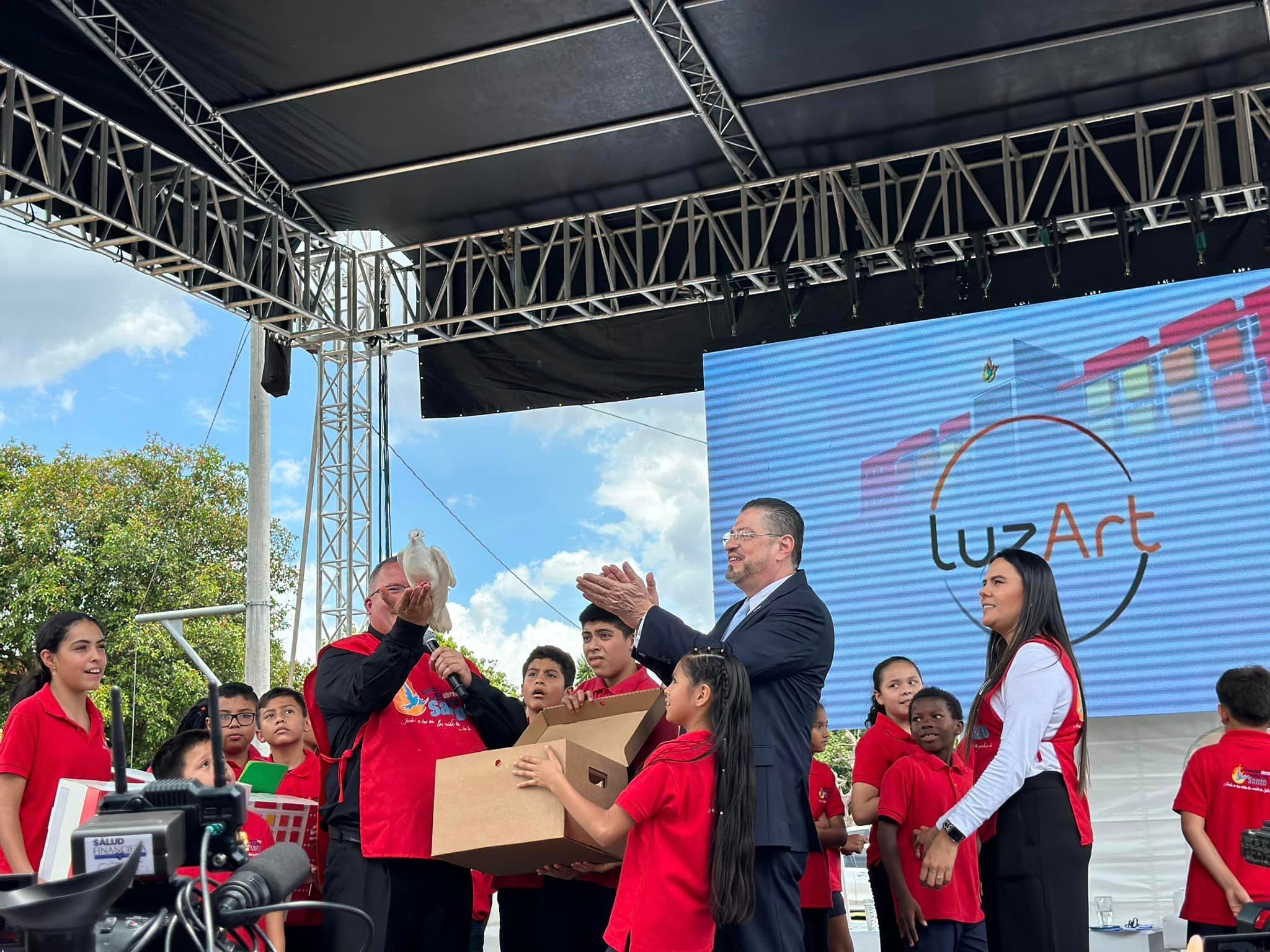 La Asociación Obras del Espíritu Santo, de la mano del Movimiento Cooperativo Costarricense, dio inicio hoy con las obras de construcción de los Albergues Juveniles de la Alegría “Torres Espíritu Santo”.