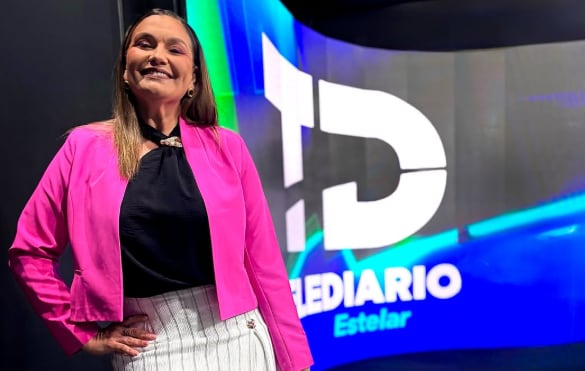 Natalia García, periodista y presentadora de Telediario de canal 8.