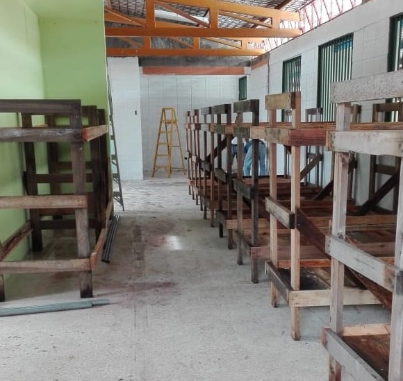 Justicia traslada a 200 reos de la cárcel de San Sebastián a La Reforma por orden de la Sala Constitucional. Foto Ministerio de Justicia.