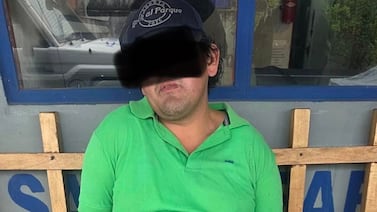 Detienen a hombre que habría tratado de matar a policía con un machete en Heredia
