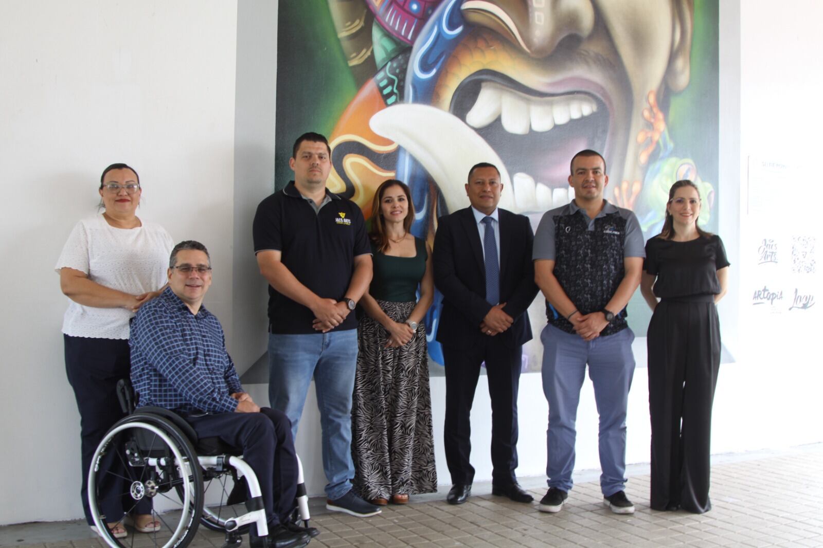 Estadio Nacional, paredes pintadas con aerosol