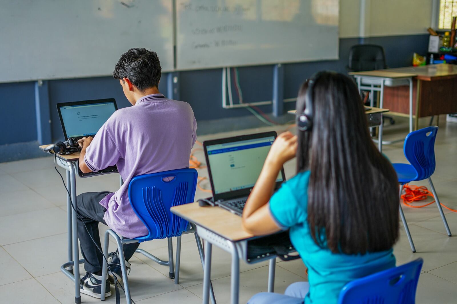 El MEP y la UCR aplicaron la primera prueba de escritura en inglés, evaluada con ayuda de inteligencia artificial, el lunes 4 de agosto.