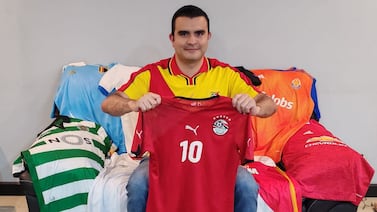 ¡Un clóset de lujo! Fiebre guarda 130 joyas del fútbol mundial