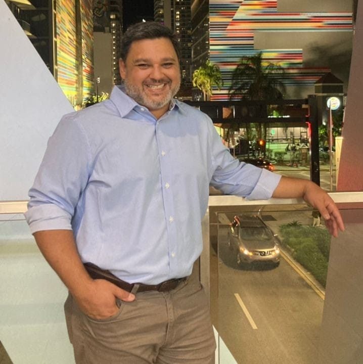 El diputado electo del Partido Liberal Progresista (PLP), Gilberto Campos Cruz, es cinta negra en judo y tiene más de 20 años de experiencia defendiendo a los consumidores.