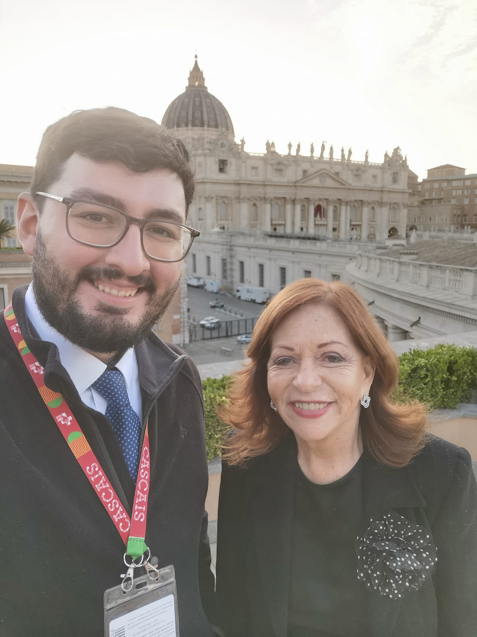 Jovel Eduardo Álvarez Solís, el pasado jueves 27 de noviembre, se convirtió en el primer periodista costarricense que vuela en un avión papal, lo hizo junto al papa León XIV.