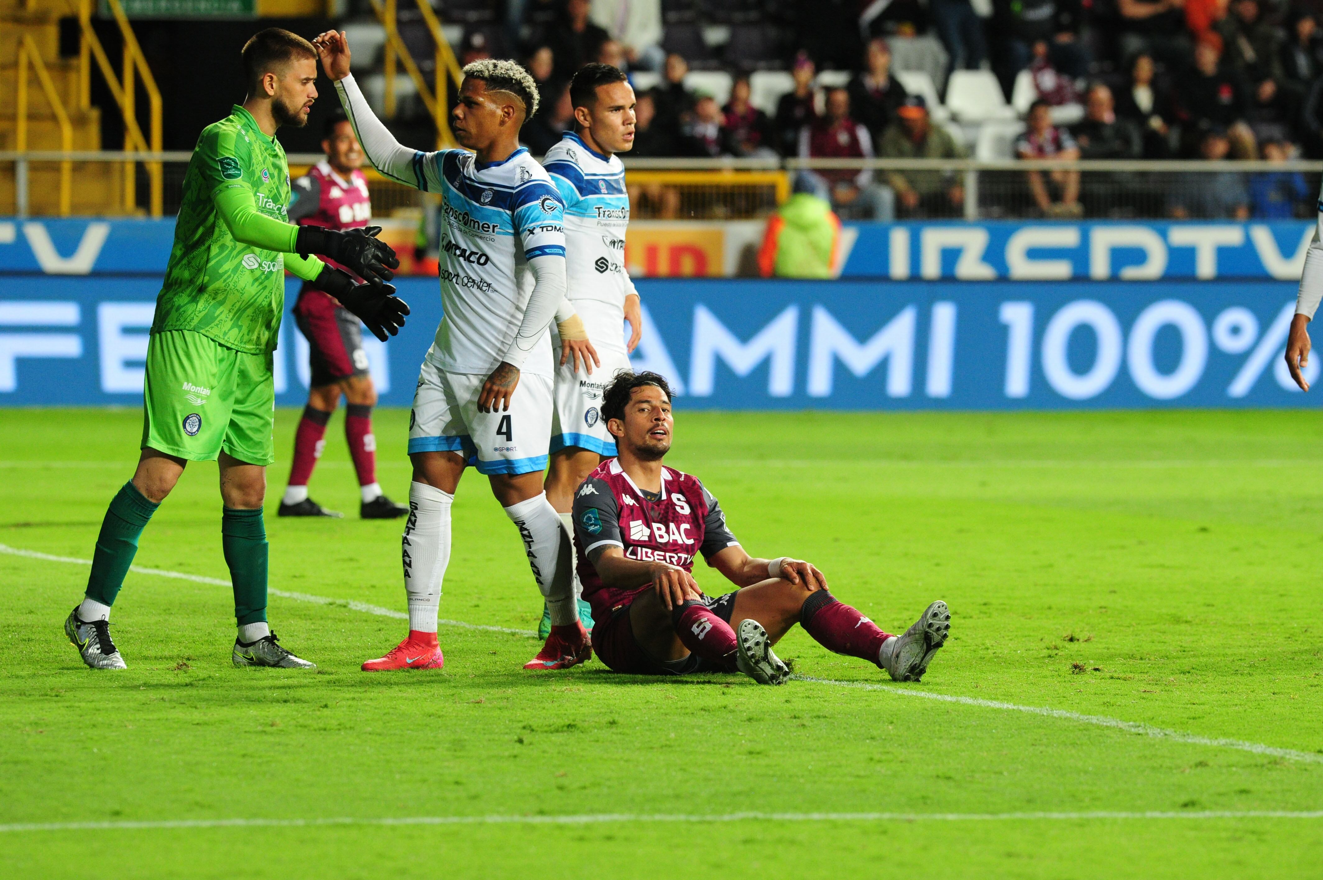 Saprissa vs Santa Ana