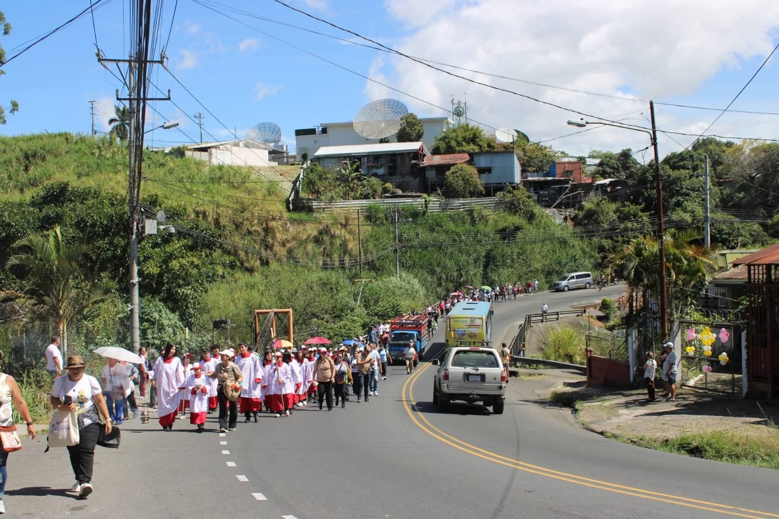 Peregrinación del Santo Cristo de Esquipulas de la Catedral al Santuario Nacional, en Alajuelita