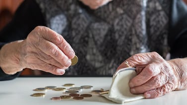 Educadora cuenta la triste realidad de muchos pensionados tras veto de Rodrigo Chaves