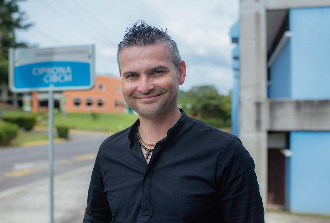 Max Chavarría Vargas, investigador participante en el estudio y experto en biotecnología microbiana del Centro de Investigaciones en Productos Naturales (Ciprona) y el Centro Nacional de Innovaciones Biotecnológicas (CENIBiot).