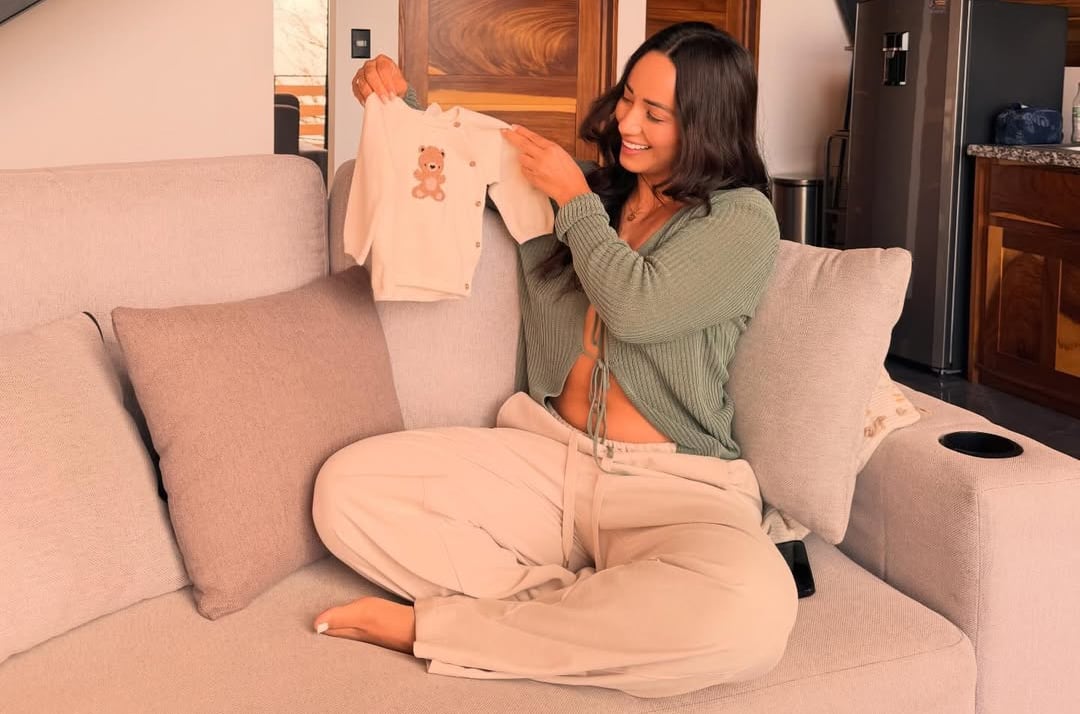 Debbie Soto, exesposa de Alonso Solís, muestra su pancita de embarazo.