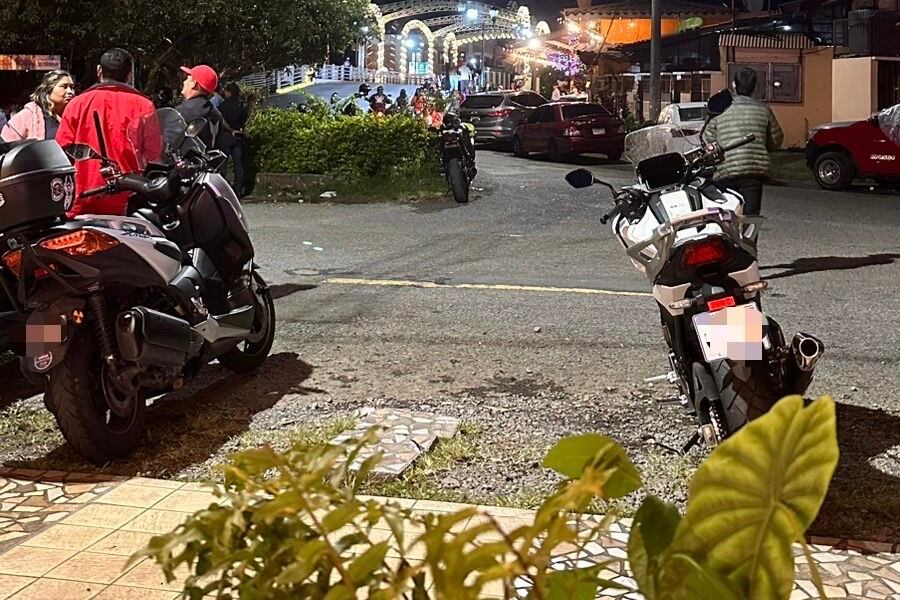 Periodista tica que viajó a Panamá en motocicleta nos contó el motivo de su travesía.