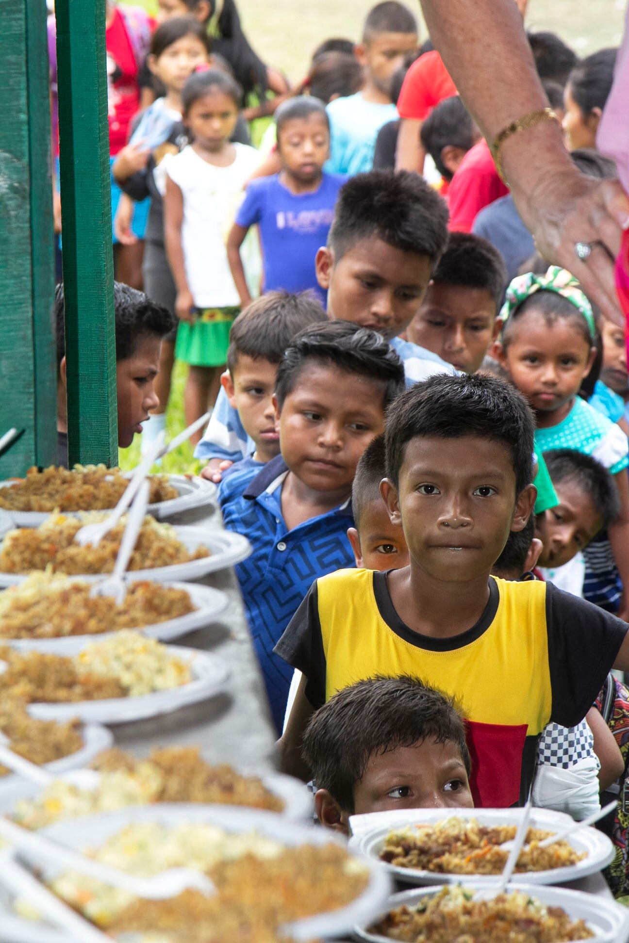 Desde antes de la pandemia, 30 parejas del pueblo indígena Cabécar, del Valle La Estrella, en Talamanca, Limón, le informaron a la iglesia católica que querían cumplir con el sacramento del matrimonio y se casaron el pasado 23 de abril: 9 en Alto Cuen y 21 en Bella Vista.