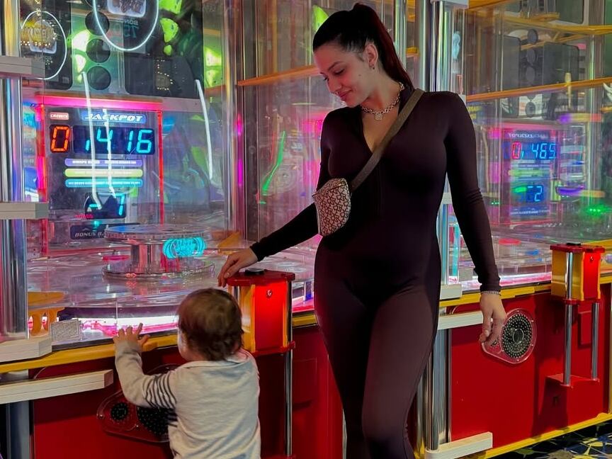 La modelo Youcenar Castro, pareja de Bryan Ganoza, habló el fin de semana del gran milagro que pasó con su hijo Bastian, el menor de la familia.