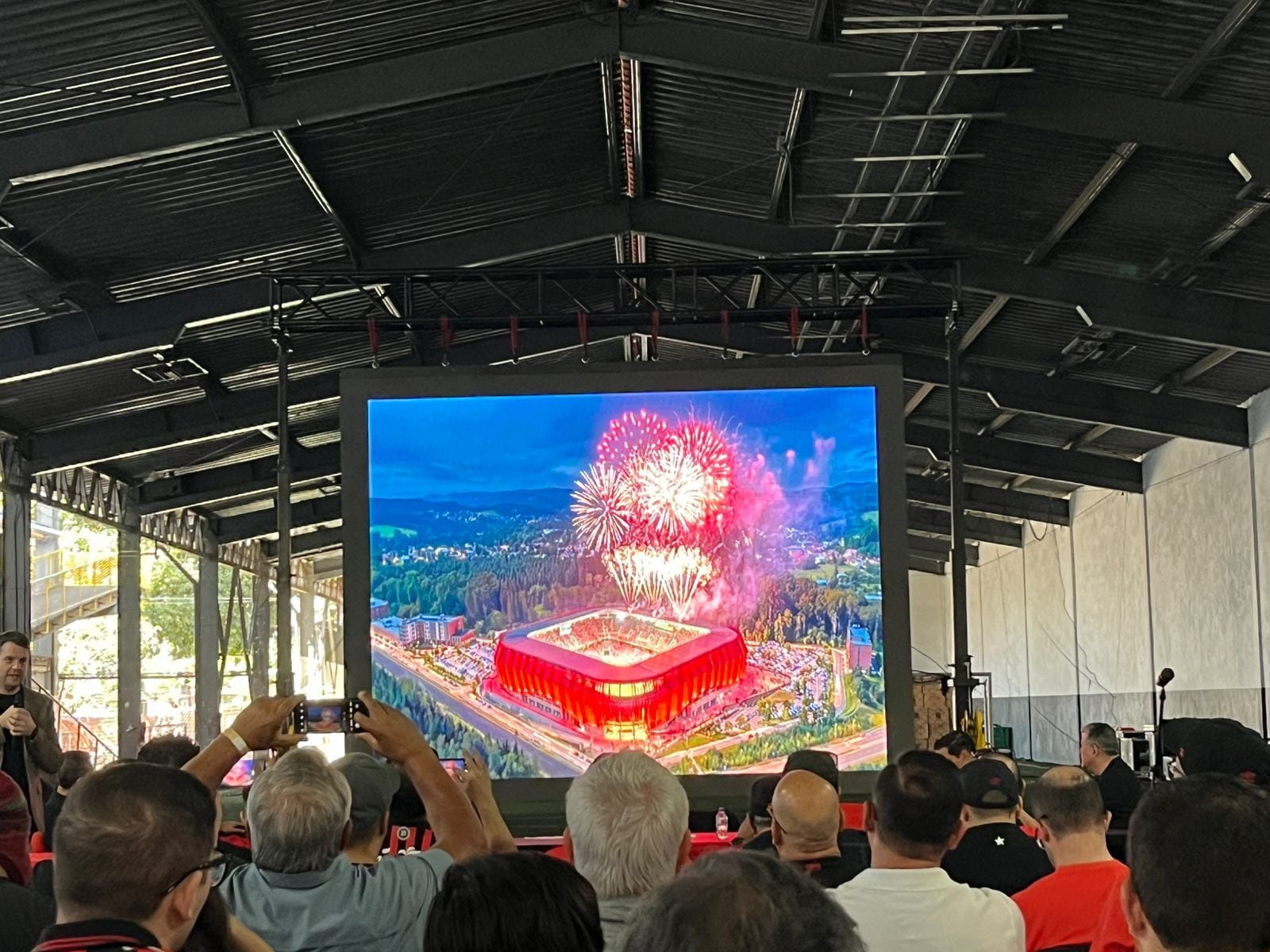 El nuevo estadio tendría un aforo del alrededor de 25 mil personas