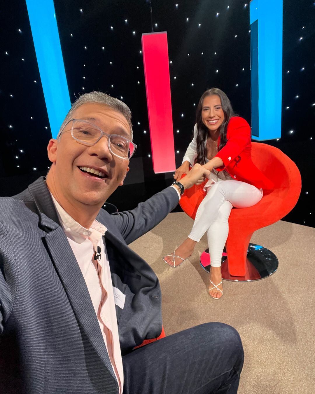 Édgar silva junto a Yokasta Valle.